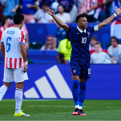 Paraguay'ı tek golle geçen Fransa çeyrek finalde!