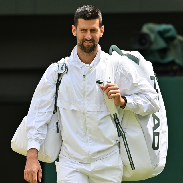 Sabalenka elendi, Djokovic çeyrek finalde!