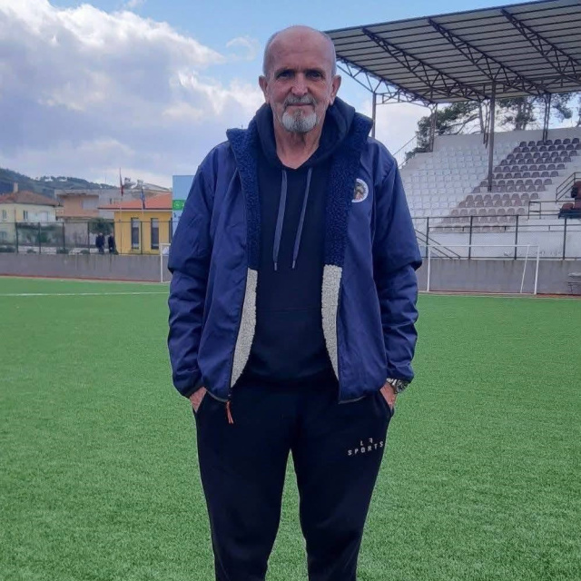 Emekli öğretmen hayatını kaybetti