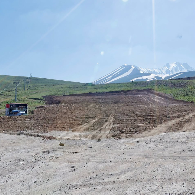 Erciyes'in Develi Kapısı'na yürüyen bant