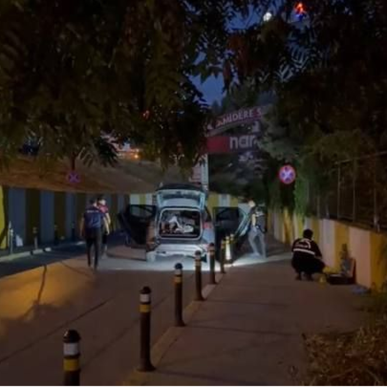 Beylikdüzü'nde Kontrol Sırasında Tense Anlar: Bir Yaralanma ve Silahlı Çatışma