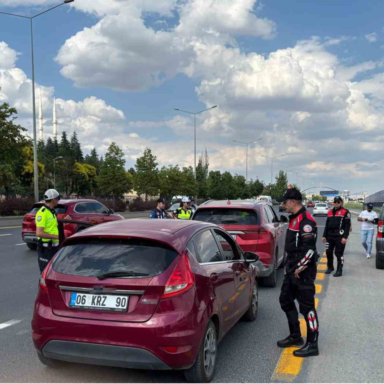 Ankara'da hangi yollar trafiğe kapatıldı?