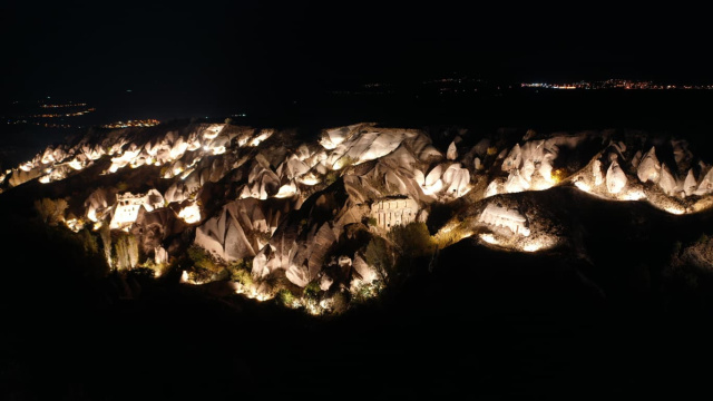 Kapadokya gün batımından sonra da büyülüyor