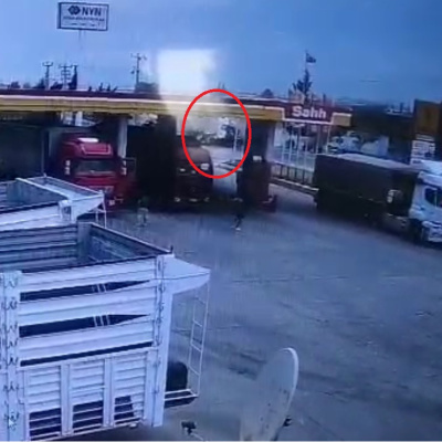 İki TIR kafa kafaya çarpıştı: 1 ölü