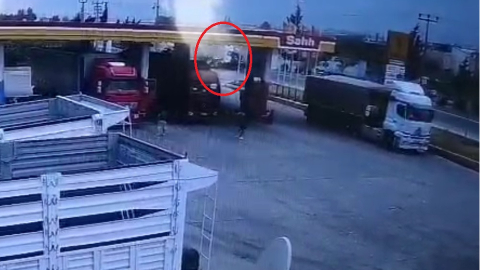 İki TIR kafa kafaya çarpıştı: 2 ölü