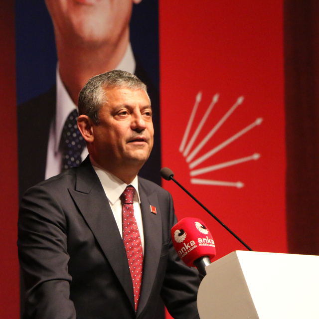 Özel: "Parti çaresiz değil"
