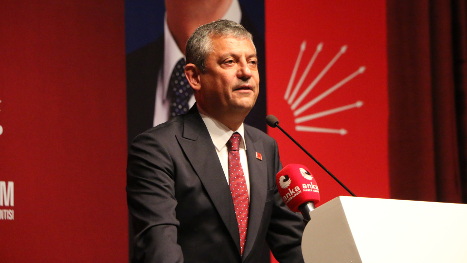 Özel: "Parti çaresiz değil"