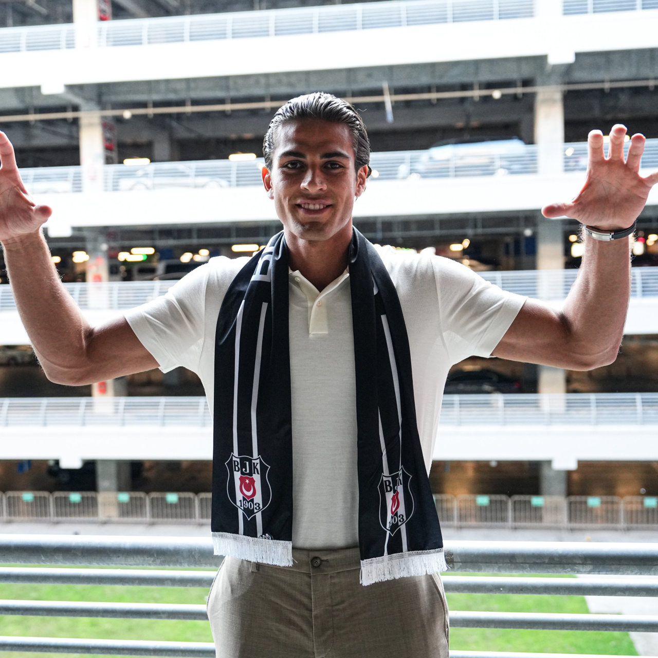 Doğan Alemdar Beşiktaş için İstanbul'da!
