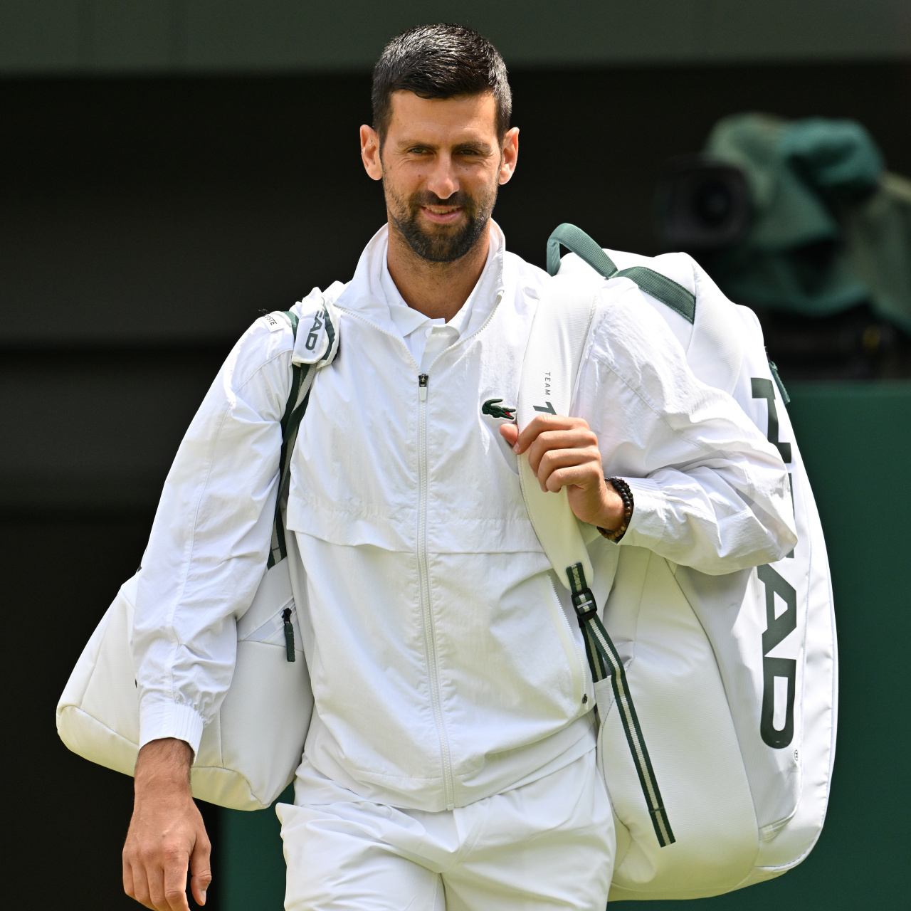 Djokovic, Wimbledon'da yarı finale yükseldi!