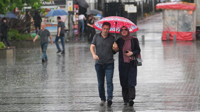 İstanbul'da yarın yağış bekleniyor