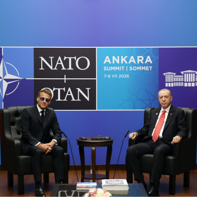 Cumhurbaşkanı Erdoğan Macron ile bir arada