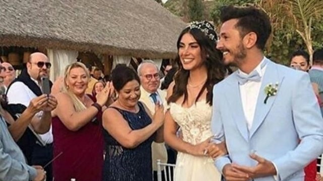 Boşanma davası açtı