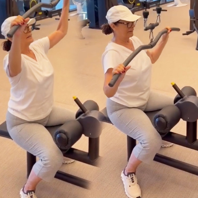 Hülya Koçyiğit spor salonunda