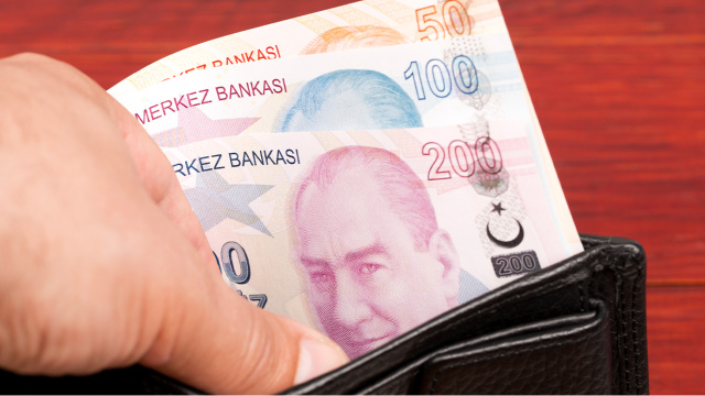 Asgari ücrete ara zam var mı?