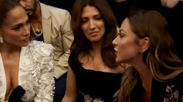 Hadise, JLO ile buluştu