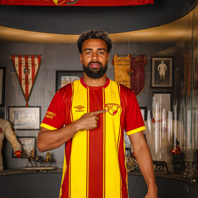 Göztepe'ye Gambiyalı savunmacı!