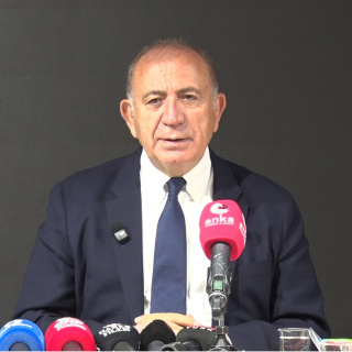 CHP İstanbul'da Gürsel Tekin göreve devam