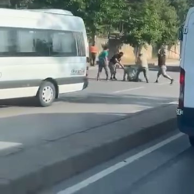 Trafikte sopalı kavga: 4 gözaltı