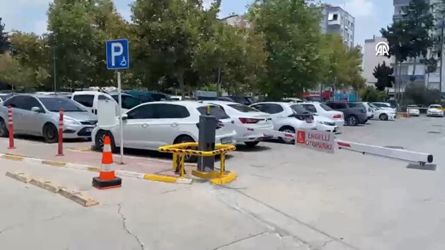 Mersin'de 184 sürücüye hatalı park cezası