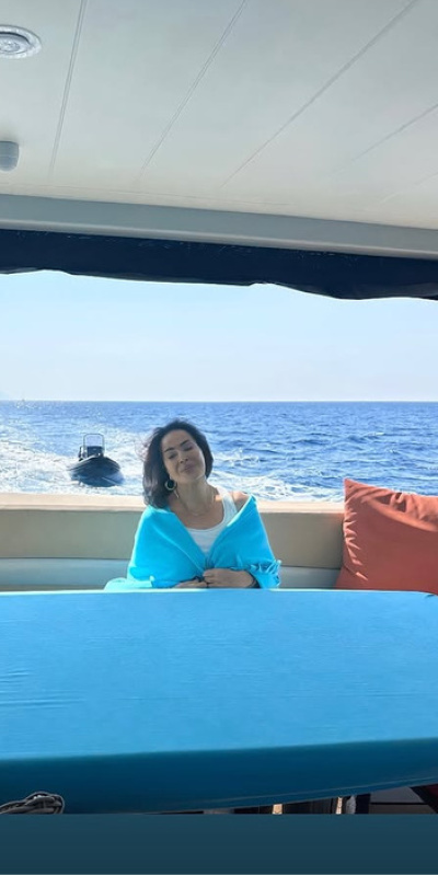 Türkan Şoray'ın tatili sürüyor