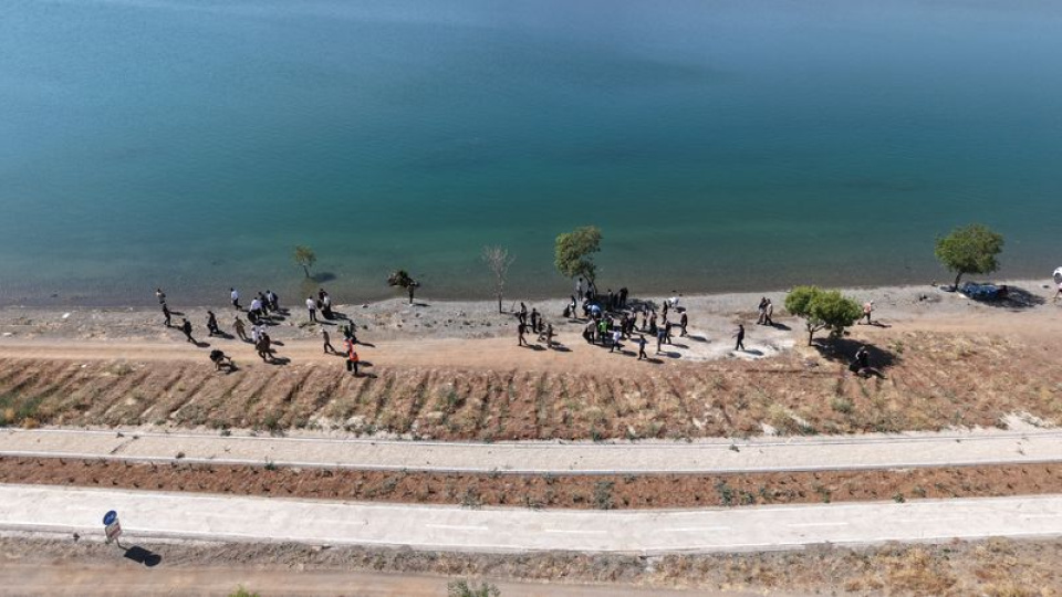 Haza Gölü çevresinde temizlik çalışması