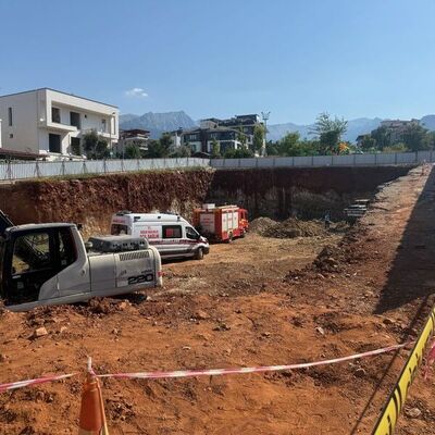 Göçük altında kalan işçi hayatını kaybetti