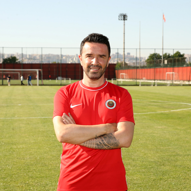 Gökhan Gönül'ün yeni adresi G.Birliği!