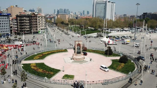 "Siyaset meydanı"na yukarıdan bakarken