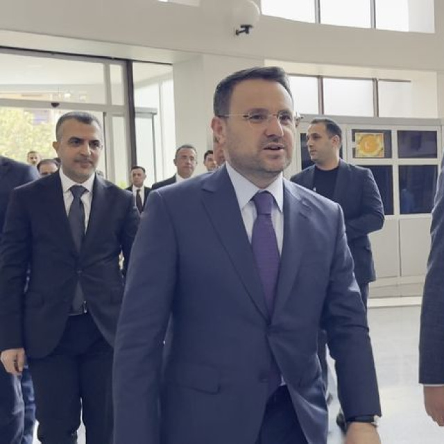 Kazandığı tazminatı Kızılay'a bağışladı