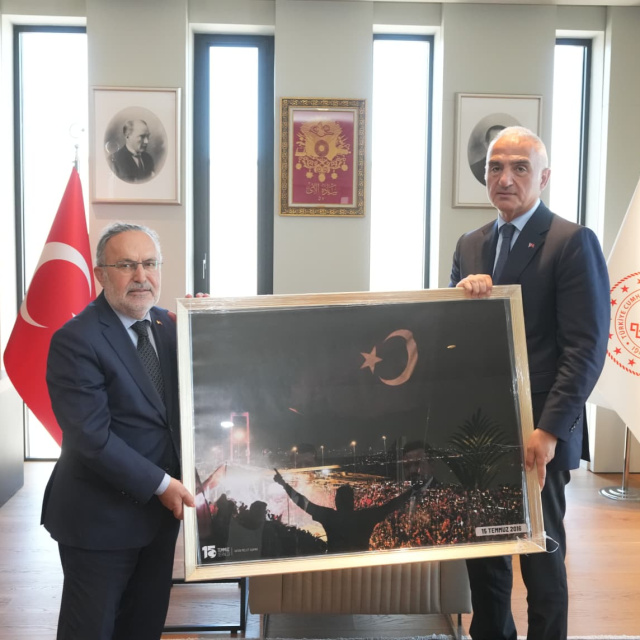 Bakan Ersoy, 15 Temmuz Derneği yönetimini ağırladı