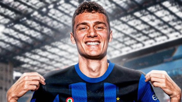 Beşiktaş'a Pavard sürprizi