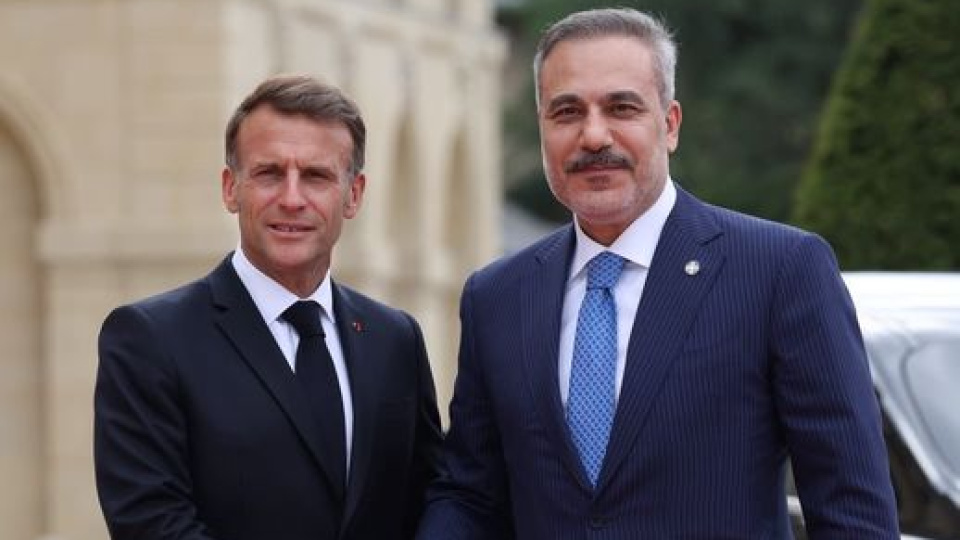 Bakan Fidan, Paris'teki zirveye katıldı