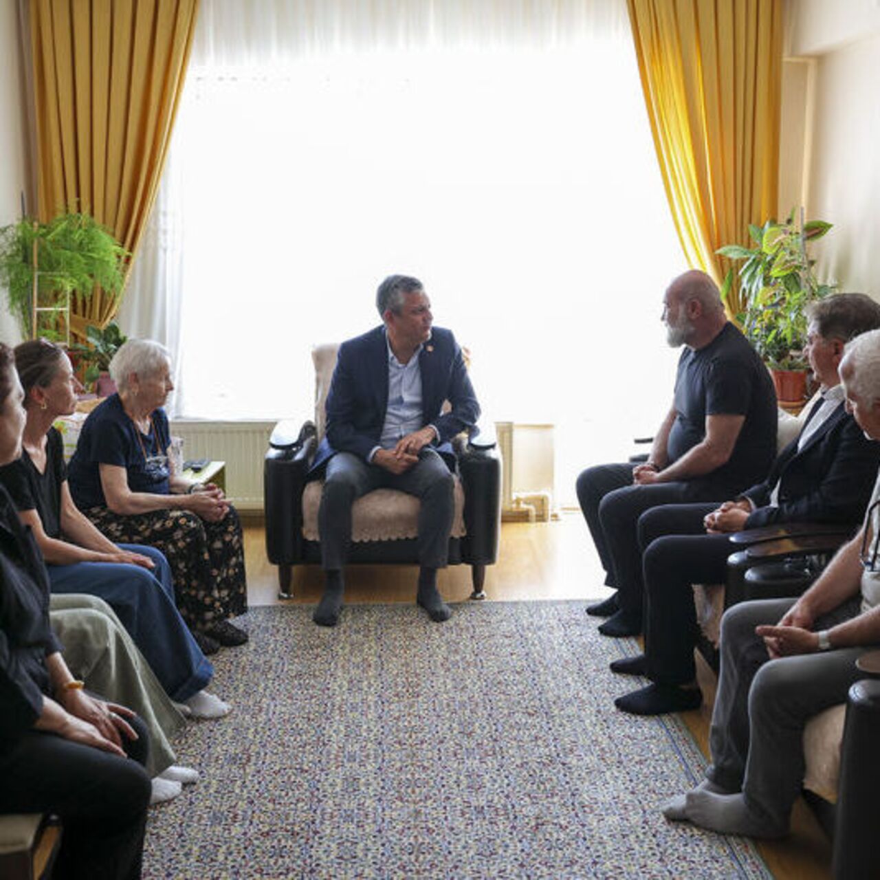 Özel'den Ahmet Telli'nin ailesine taziye ziyareti