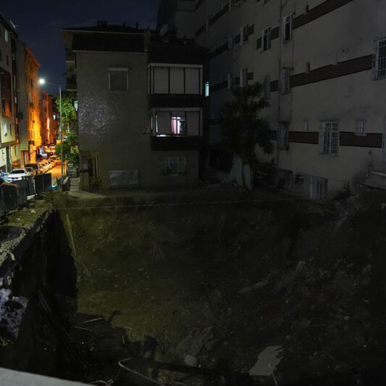 Bahçelievler'de İnşaatın Getirdiği Riskler: 6 Katlı Yapı Geçici Olarak El Konuldu