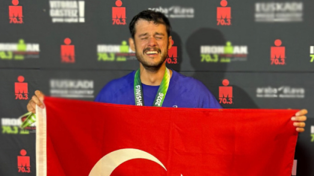Ironman'i 13 saat 30 dakikada tamamladı