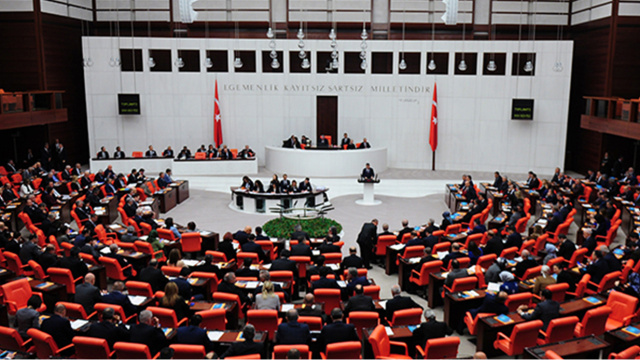 Meclis ne zaman tatile girecek?