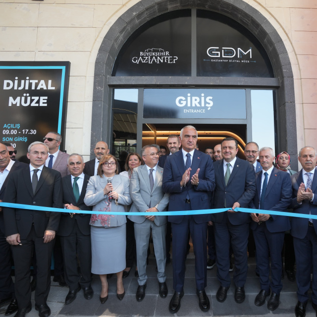 Gaziantep'e yeni kongre, kültür ve fuar merkezi için ilk adım Gaziantep'e yeni kongre, kültür ve fuar merkezi için ilk adım