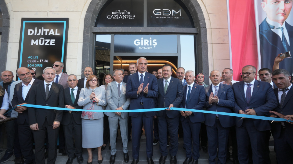 Gaziantep'e yeni kongre, kültür ve fuar merkezi için ilk adım Gaziantep'e yeni kongre, kültür ve fuar merkezi için ilk adım