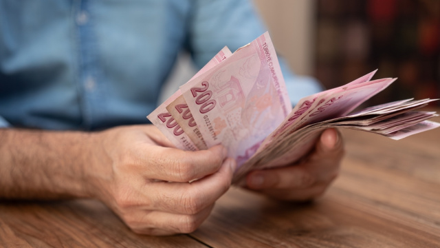 İşgücü azalıyor, çözüm ücret artışı
