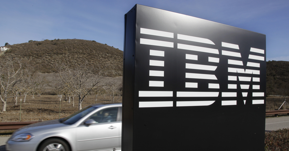 IBM'de 40 yılın en sert düşüşü
