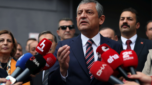 Özgür Özel'den 'yeni parti' mesajı