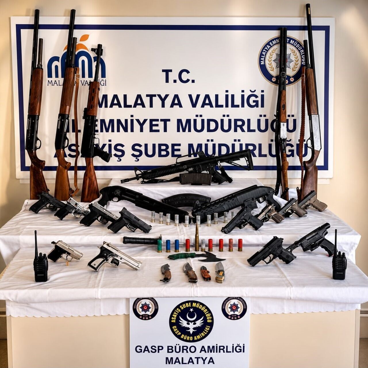 Silah teşhiri operasyonu: 56 gözaltı