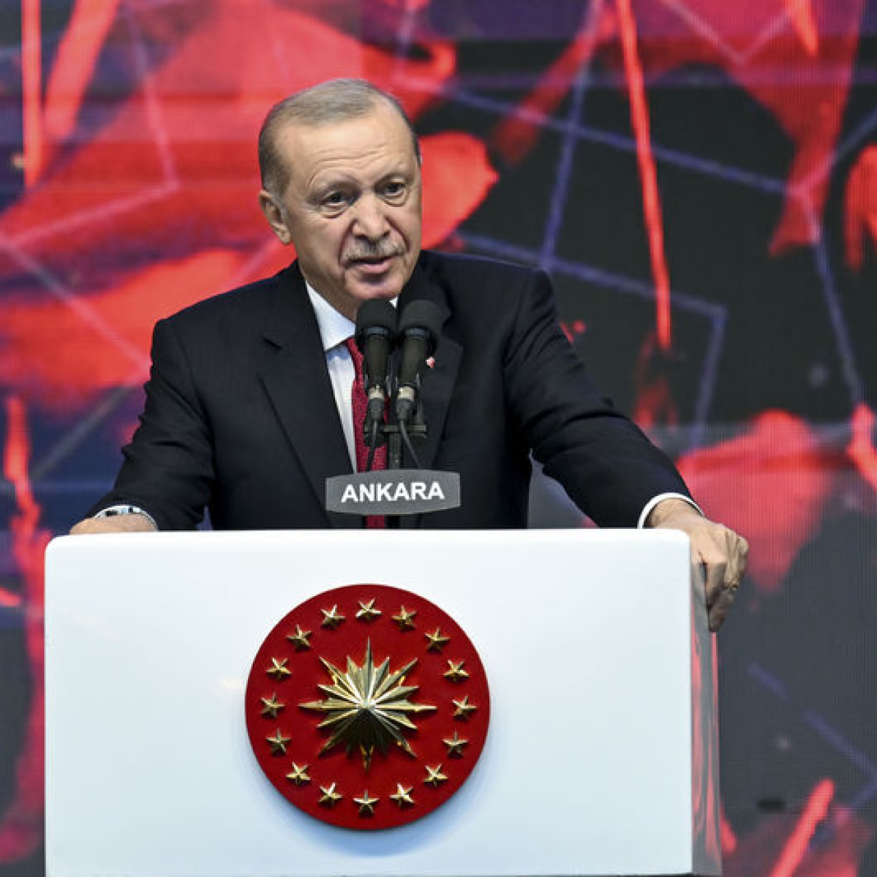 "FETÖ'nün kökü kurutulana kadar mücadelemiz sürecek"