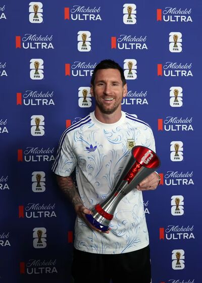 Messi yaşlanıyor, rekorları bitmiyor!