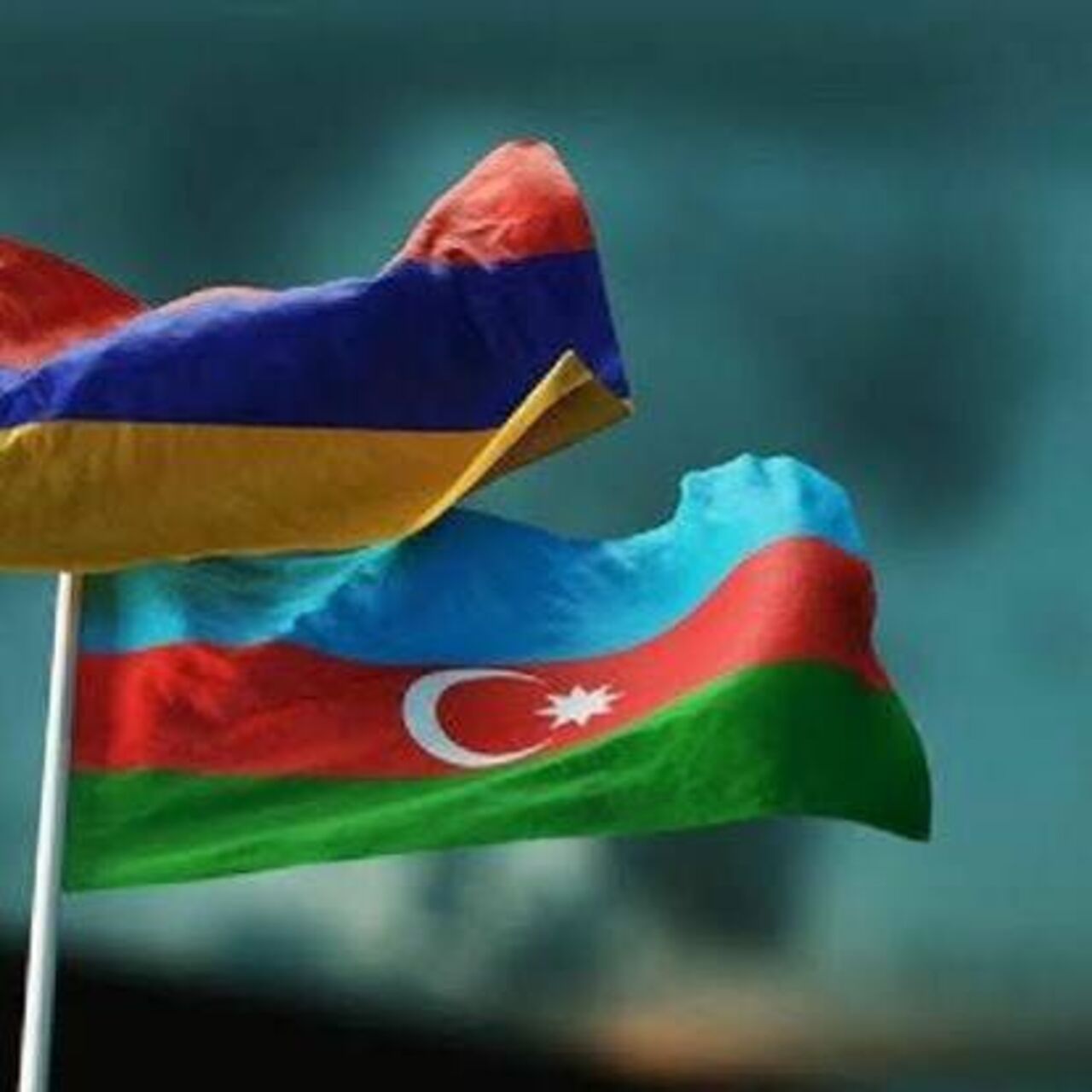 Azerbaycan'dan Ermenistan'a barış için 'anayasa' şartı