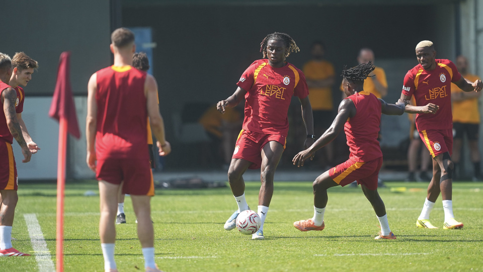 Galatasaray hazırlıklarını sürdürüyor