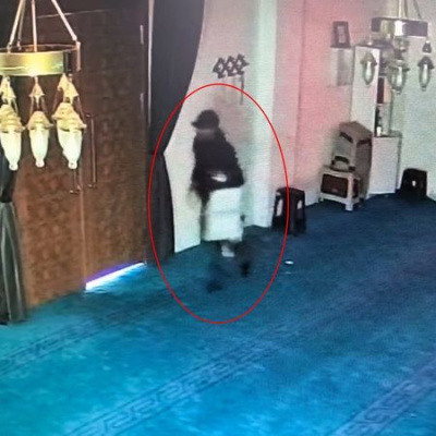 Camideki yardım kutusundan 100 bin TL çaldı