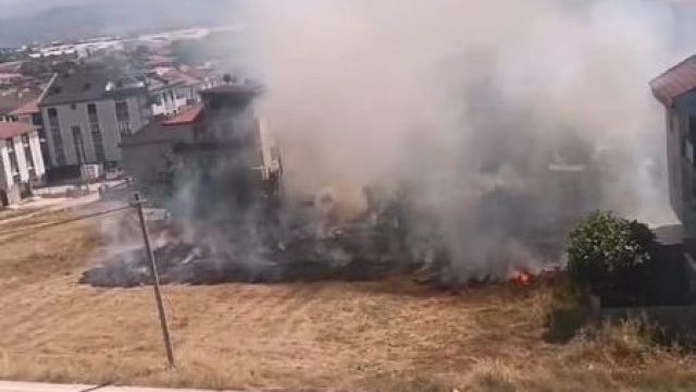 Anız yangınında 20 dönüm zarar gördü