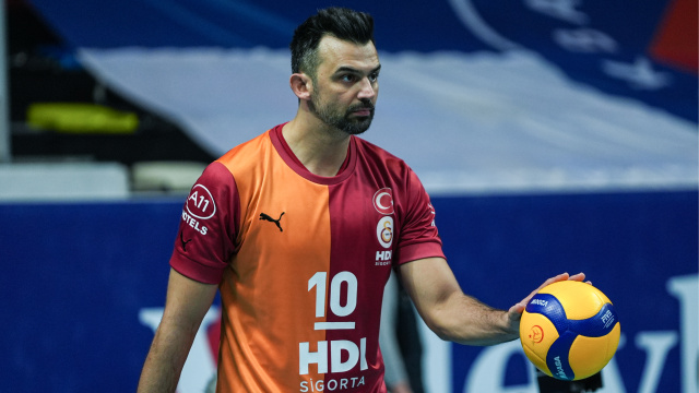 Arslan Ekşi 1 yıl daha Galatasaray'da!