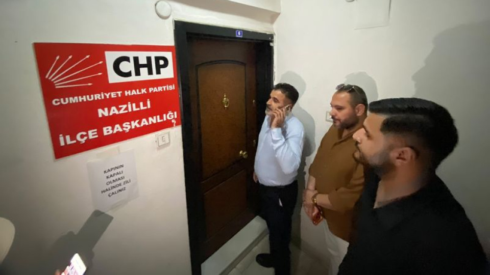 Eski yönetim, yeni başkana kapıyı açmadı